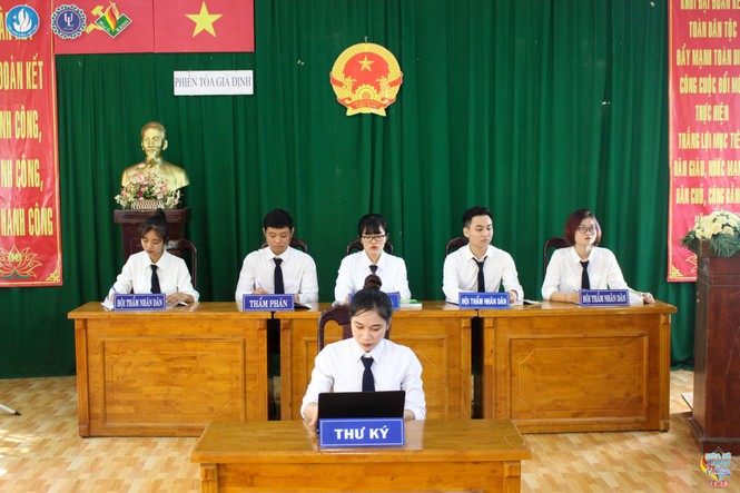 Trường ĐH Luật TP.HCM - ảnh 2