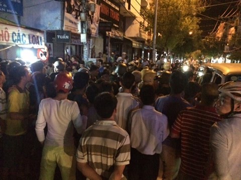 Hàng trăm cảnh sát dầm mưa bao vây nhà trùm ma túy ở Sài Gòn - ảnh 1