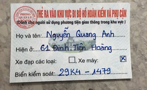 Dân phố cổ kêu khổ vì không gian đi bộ hồ Gươm - ảnh 1