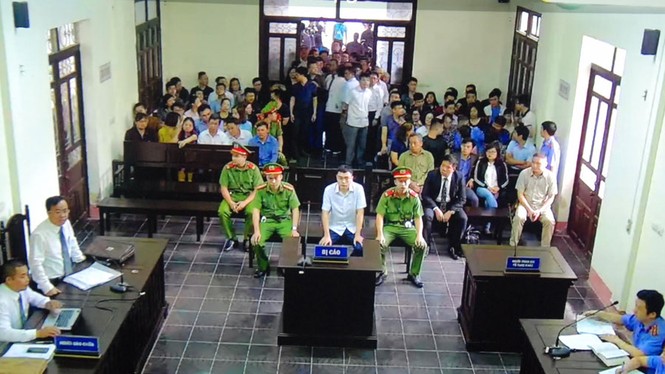 Cựu nhà báo Lê Duy Phong bị tuyên 3 năm tù giam - ảnh 1