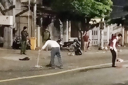 Nhóm giang hồ bao vây quán bar ven Sài Gòn, chém nhiều người - ảnh 1