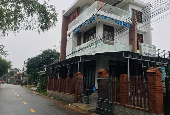 Bé 10 tuổi bị tên cướp đâm ngay tại nhà vẫn đang nguy kịch, hôn mê - ảnh 1
