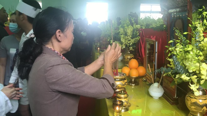 Hàng ngàn người tiễn biệt 13 liệt sĩ hy sinh tại Rào Trăng - ảnh 21