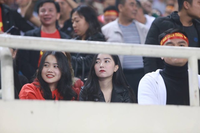 Những 'bóng hồng' tiếp sức cho trận đấu giữa U23 Việt Nam và Thái Lan - ảnh 9
