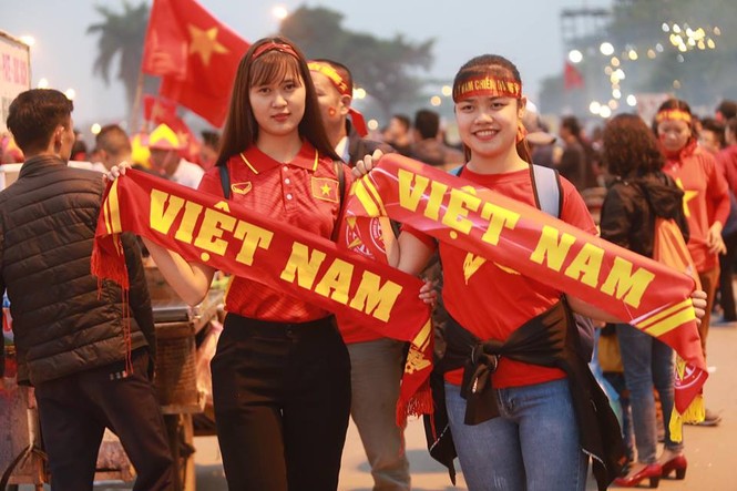 Những 'bóng hồng' tiếp sức cho trận đấu giữa U23 Việt Nam và Thái Lan - ảnh 1