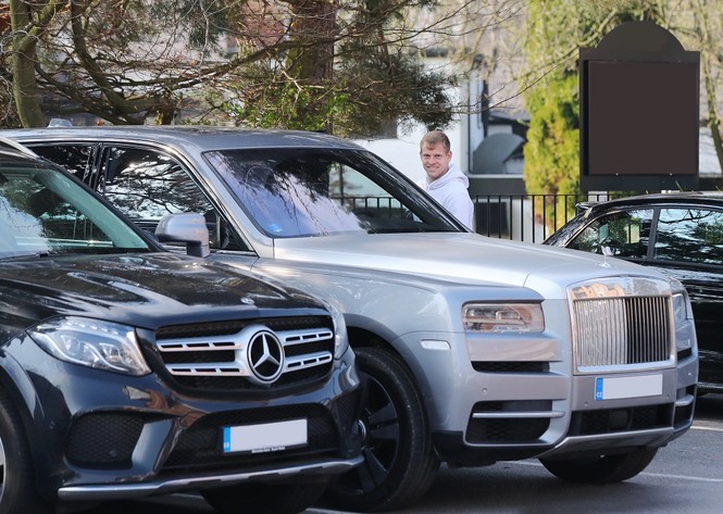 Cristiano Ronaldo tậu 'siêu SUV' Rolls-Royce Cullinan - ảnh 2