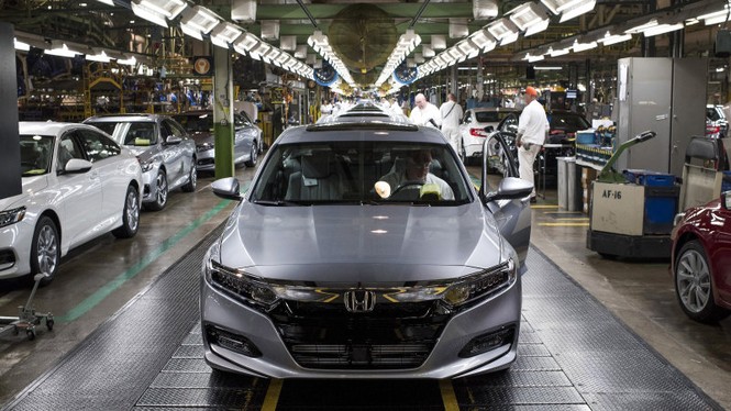 Nhu cầu suy giảm, Honda co hẹp sản xuất Accord và Civic - ảnh 1
