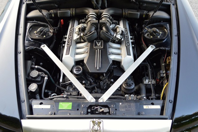 Rolls-Royce Phantom Drophead Coupe 2008 bán đấu giá chỉ 3,1 tỷ đồng - ảnh 4