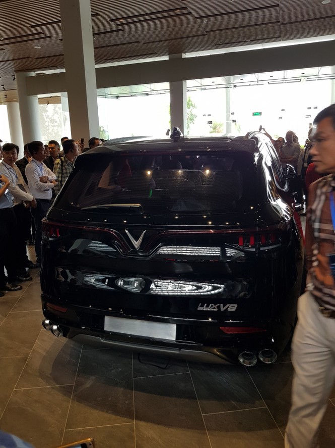 SUV đặc biệt VinFast Lux V8 xuất hiện tại Việt Nam - ảnh 4