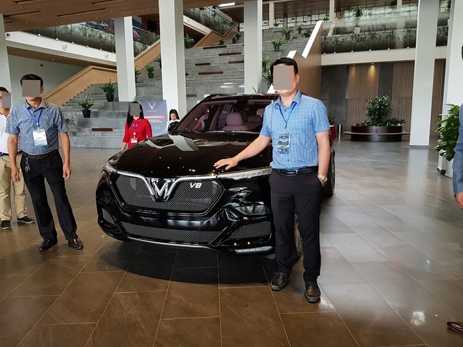 SUV đặc biệt VinFast Lux V8 xuất hiện tại Việt Nam - ảnh 1