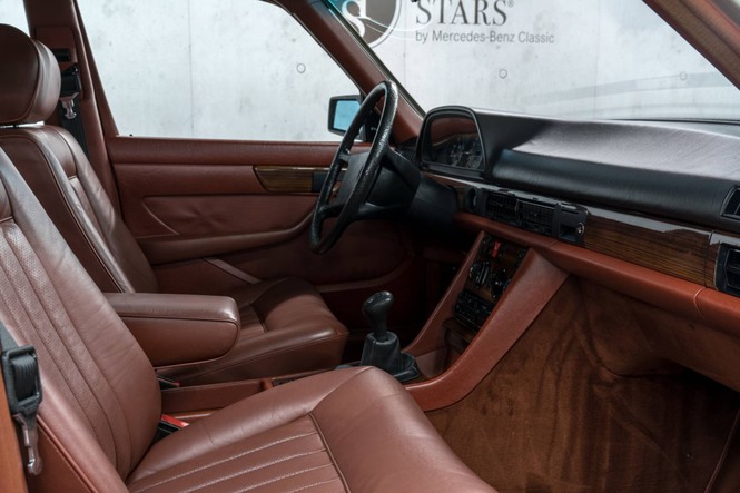 Mercedes-Benz S-Class 37 năm tuổi được đinh giá hơn 1,2 tỷ đồng - ảnh 9