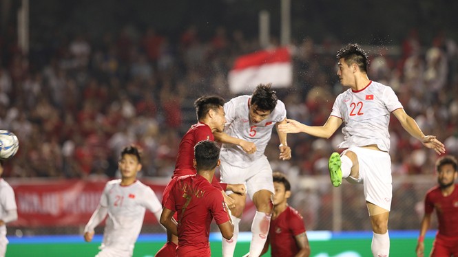 U22 Việt Nam vô địch SEA Games: Khi con sư tử cúi chào rừng già - ảnh 2
