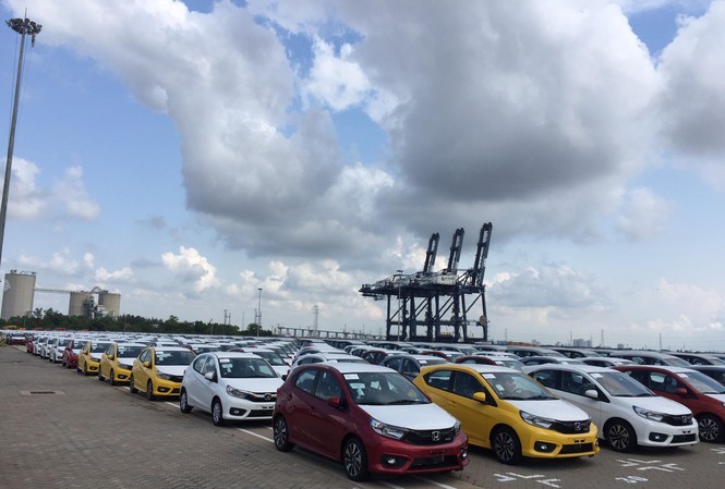 Nhờ quy định mới, ôtô nhập khẩu dễ vào Việt Nam - ảnh 1