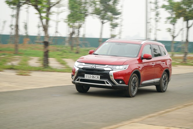 Đánh giá ưu và nhược điểm của Mitsubishi Outlander 2020 - ảnh 7