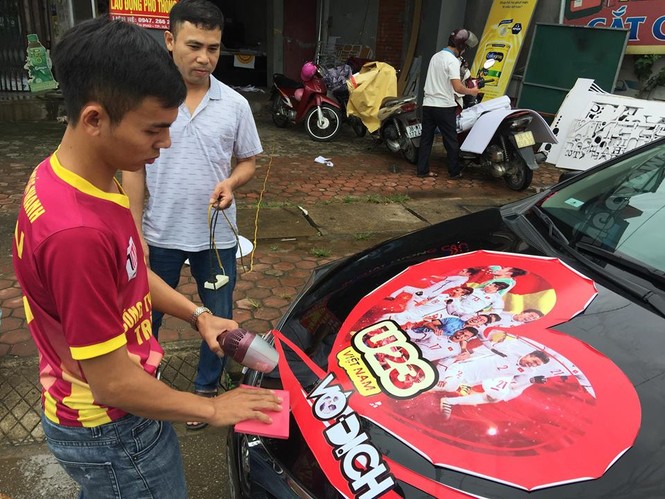 Thành Sen nhuộm sắc đỏ trước trận bán kết Việt Nam - Hàn Quốc - ảnh 1