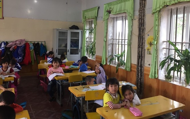Hàng trăm học sinh, giáo viên lo sợ trong ngôi trường có nguy cơ đổ sập - ảnh 2