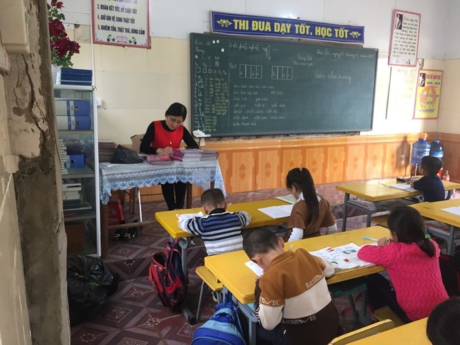 Hàng trăm học sinh, giáo viên lo sợ trong ngôi trường có nguy cơ đổ sập - ảnh 1
