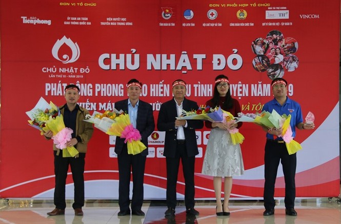 Hơn 1000 người tham gia ngày hội Chủ nhật đỏ tại Hà Tĩnh - ảnh 4