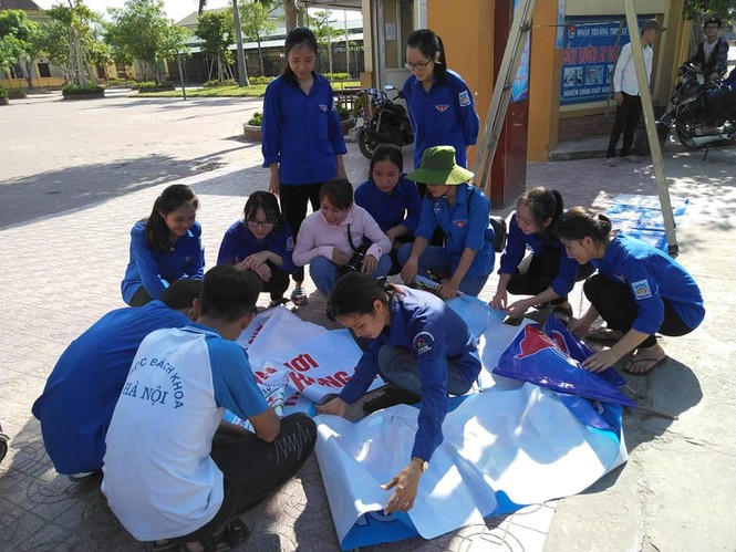 Gần 1500 ĐVTN Hà Tĩnh hỗ trợ cho thí sinh thi THPT Quốc gia 2019 - ảnh 1