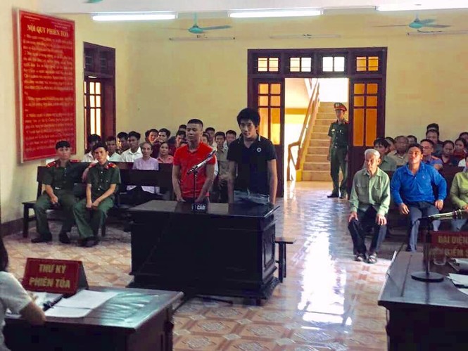 Rủ bạn lấy chăn trùm đầu ông nội để cướp tiền - ảnh 1