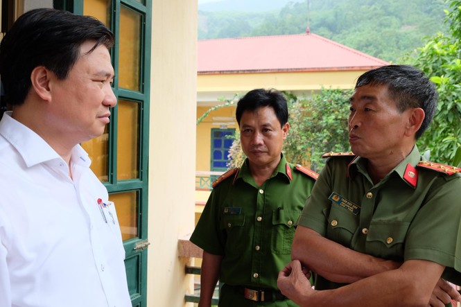 Đột nhập căn phòng đặc biệt chứa đề thi, bài thi - ảnh 1