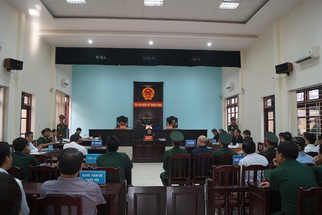 Phúc thẩm Út 'trọc': Nguyên Chủ tịch tỉnh Bình Dương sang Mỹ chữa bệnh - ảnh 3