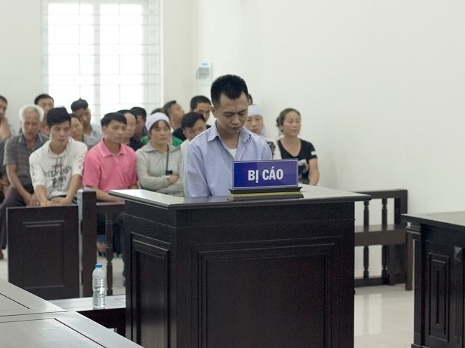 Nam tài xế nhấn ga tông bảo vệ tử vong vì bị đánh - ảnh 1