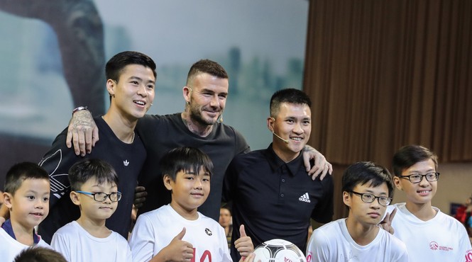 David Beckham bất ngờ đến Việt Nam, so tài cùng Công Vinh và Duy Mạnh - ảnh 2