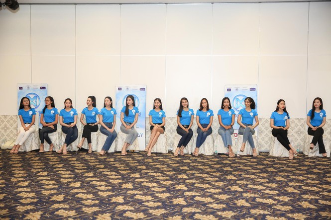 Thí sinh Miss World Việt Nam hội tụ khoe sắc, tạo dáng tập catwalk - ảnh 4