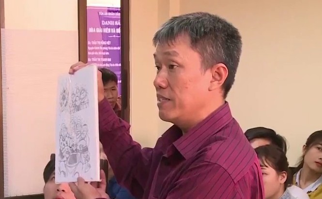 Hoạ sỹ Lê Linh nhận 15 triệu đồng tiền bồi thường cho 12 năm đi kiện - ảnh 2