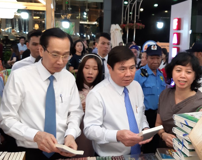 Khai trương Đường sách Xuân Canh Tý tại TPHCM - ảnh 1