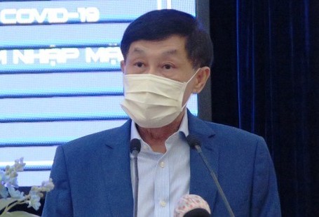 Ông Johnathan Hạnh Nguyễn: 'Tôi đưa con về chữa trị vì tin bác sỹ ở Việt Nam' - ảnh 1