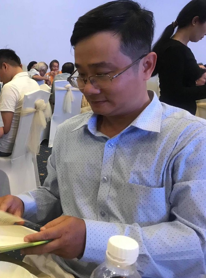 Món quà nhỏ đầy ý nghĩa của 2 nhà thơ tặng người thầy đã mất - ảnh 2