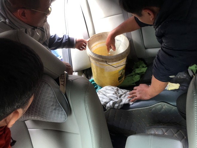 Mục kích thực nghiệm vụ cây xăng ở Hà Nội bị tố gian dối - ảnh 3