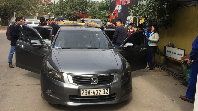 Mục kích thực nghiệm vụ cây xăng ở Hà Nội bị tố gian dối - ảnh 2