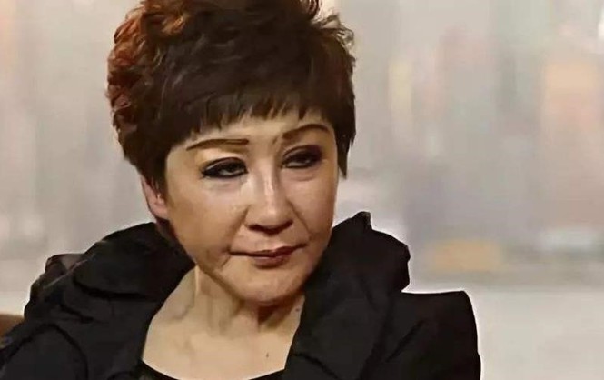 Truyền kỳ người phụ nữ quyền lực nhất showbiz Hồng Kông, 72 tuổi với