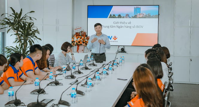 Ngân hàng số - cơ hội việc làm đầy hấp dẫn cho sinh viên ngành Tài chính Ngân hàng - ảnh 1