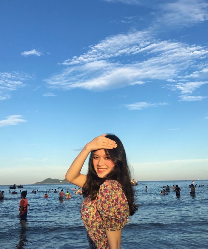 Sinh viên giỏi 3 năm kiêm người mẫu ảnh, diễn viên, Make-up Artist và dẫn chương trình - ảnh 11