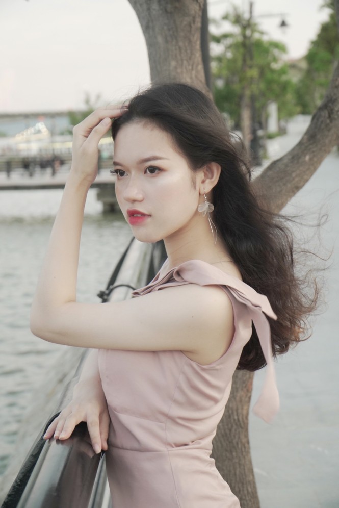 Sinh viên giỏi 3 năm kiêm người mẫu ảnh, diễn viên, Make-up Artist và dẫn chương trình - ảnh 12