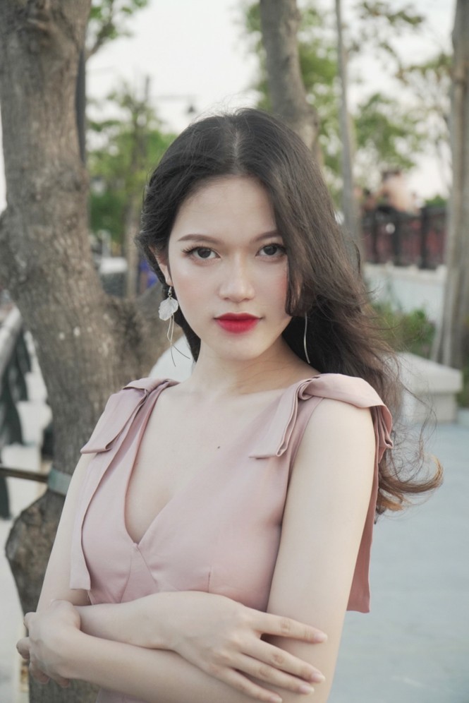 Sinh viên giỏi 3 năm kiêm người mẫu ảnh, diễn viên, Make-up Artist và dẫn chương trình - ảnh 15
