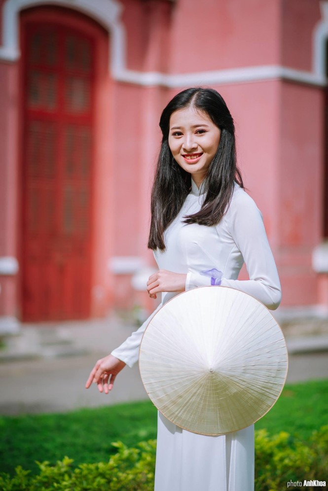 Hoa khôi ĐH Huế cực giỏi tiếng Anh, đạt 2 huy chương vàng bơi lội, mơ ước làm giáo viên - ảnh 2