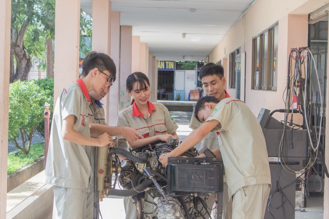 Trường Đại học Sư phạm kỹ thuật Vĩnh Long: Tự hào quá khứ, kiến tạo tương lai - ảnh 14