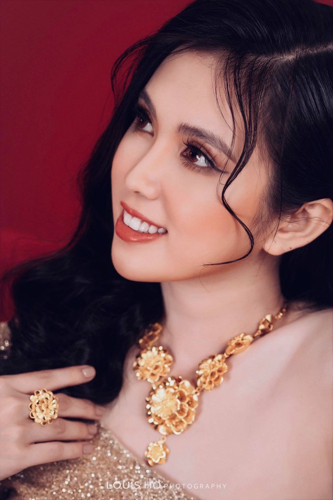 Nữ sinh giống Ngọc Trinh như đúc trải lòng - ảnh 4
