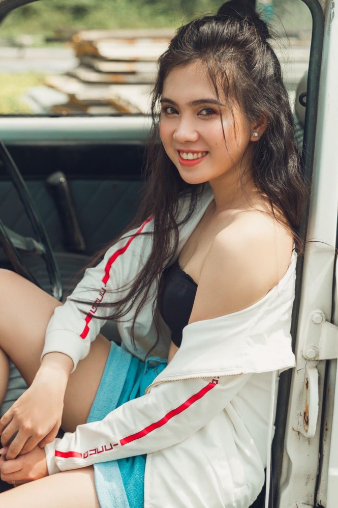 Nữ sinh giống Ngọc Trinh như đúc trải lòng - ảnh 7
