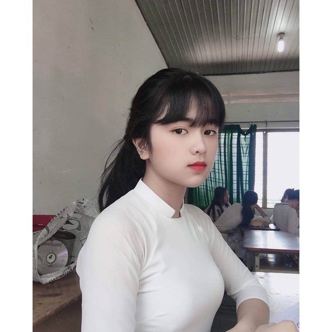 Nữ sinh Tây Nguyên xinh đẹp ước mơ trở thành người bảo vệ công lý - ảnh 7
