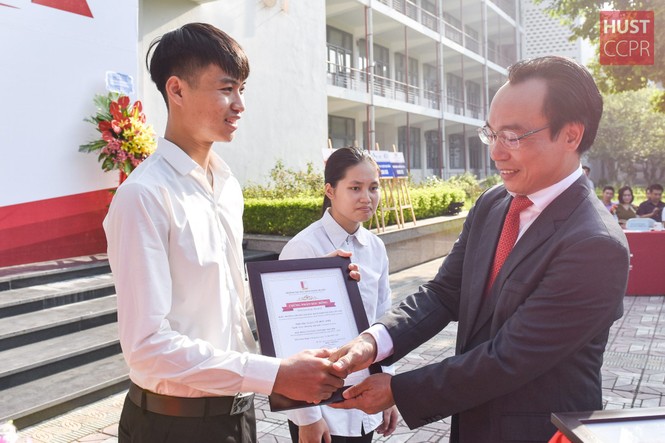 Nam thủ khoa đại học khối A 2019 nhắn nhủ gì tới đàn em chuẩn bị thi THPT 2020? - ảnh 1
