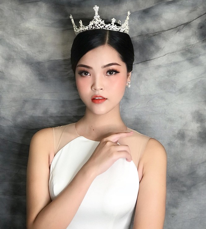 Ước mơ trở thành người mẫu của một cô gái có chiều cao vượt trội từ nhỏ - ảnh 1