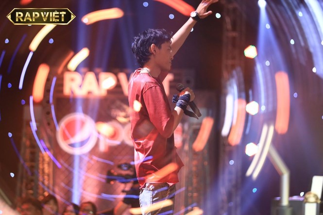 Rapper Tage sẽ đối đầu với cao thủ melody Tlinh tại vòng đối đầu Rap Việt? - ảnh 2