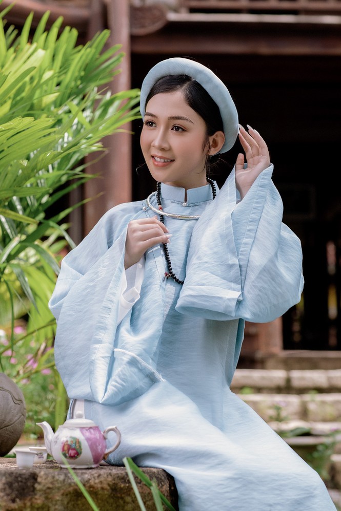Hoa khôi Hutech đẹp dịu dàng trong áo dài cổ phục Việt Nam - ảnh 6