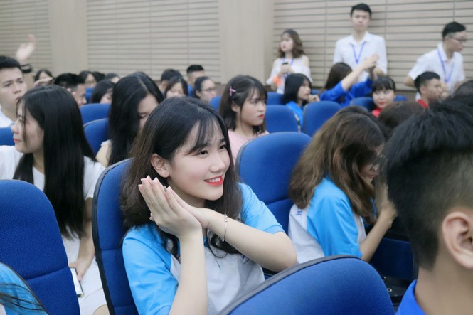 Tuổi 20 rực rỡ như một đóa hoa dưới mái trường Nội vụ - ảnh 11